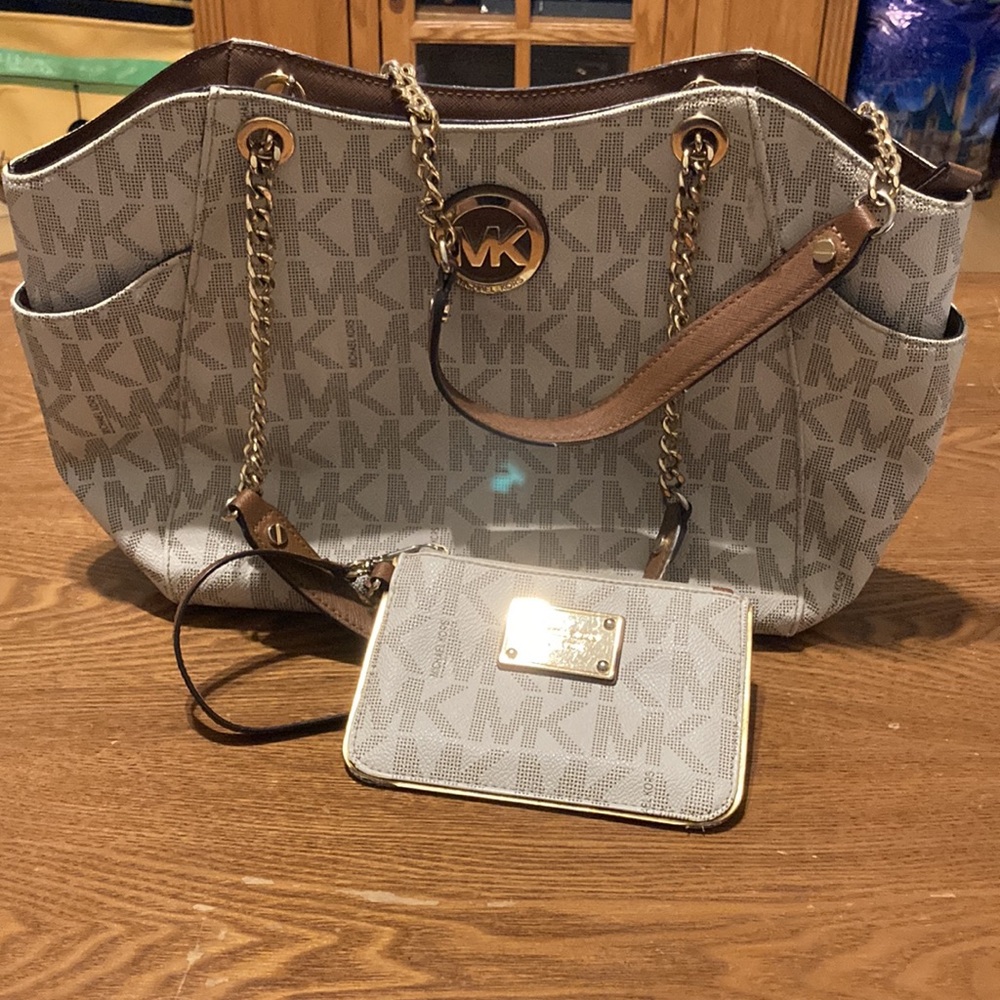 Michael Kors Jet Set MK Logo Chain Strap Tote Handbag with Wristlet